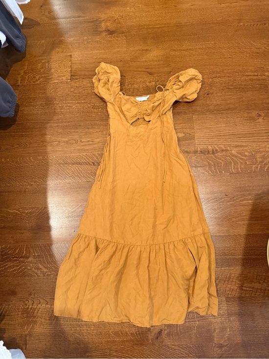 Astr Dresses & Skirts - Astr Mustard Yellow Smocked Waistband Top